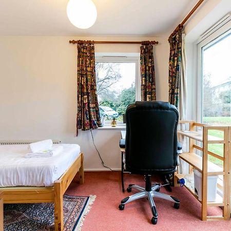 Apartamento Pass The Keys Cosy & Bright Studio With Garden View Free Parking Cambridge  Exterior foto