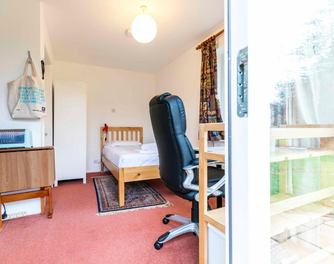 Apartamento Pass The Keys Cosy & Bright Studio With Garden View Free Parking Cambridge  Exterior foto