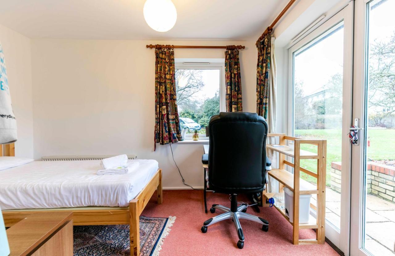 Apartamento Pass The Keys Cosy & Bright Studio With Garden View Free Parking Cambridge  Exterior foto